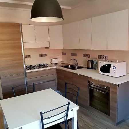 Casa Bea Apartment Imperia Bagian luar foto