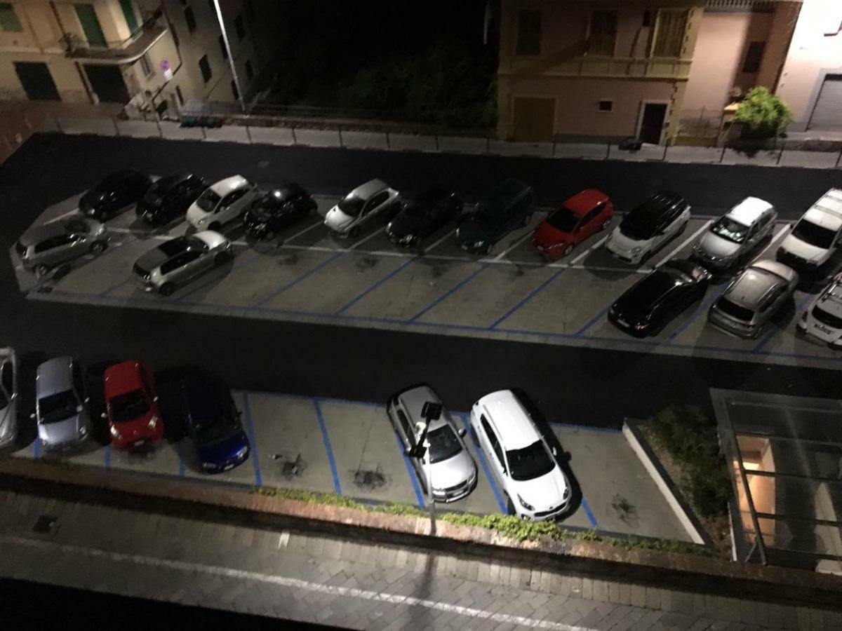 Casa Bea Apartment Imperia Bagian luar foto